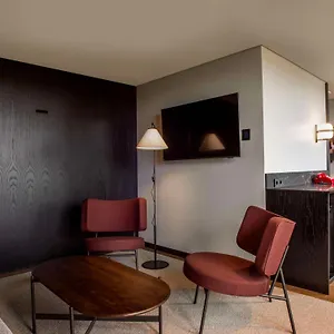 4* Otel Radisson Red